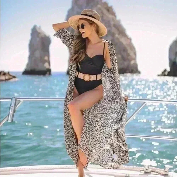 Caitlin Covincton x Pink Lily Cabo Kimono Size Small - Picture 1 of 9